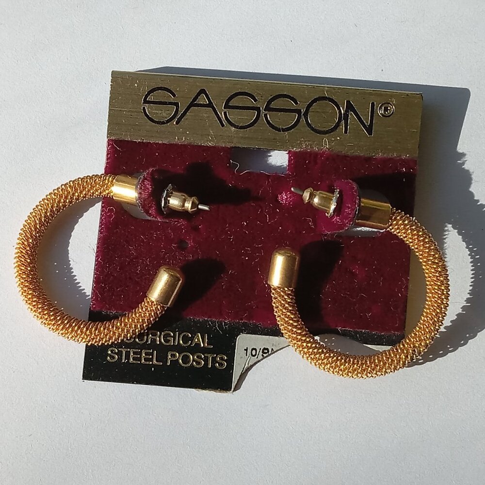 Retro 80's Gold Tone Hoop Earrings